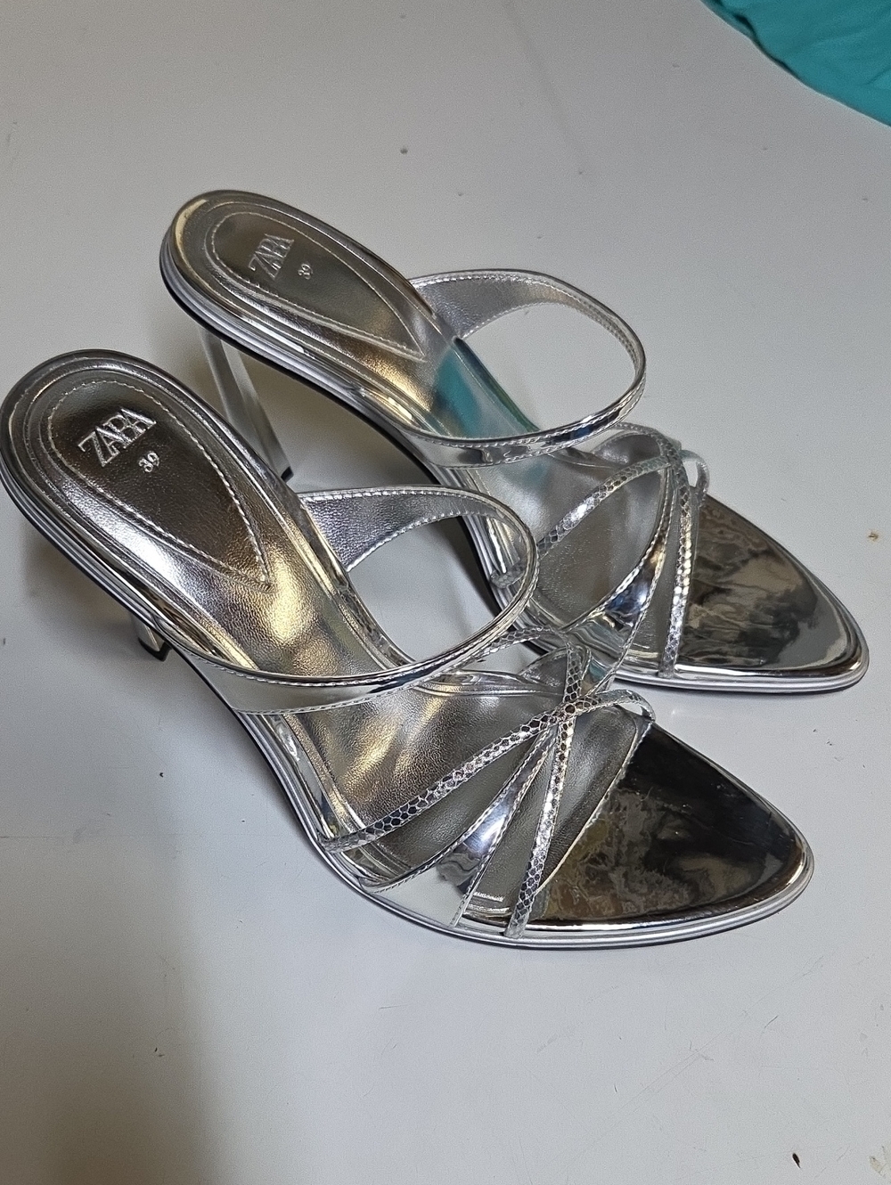 Sz 8 Zara Silver Strappy Block Heel Sandals Sz 39